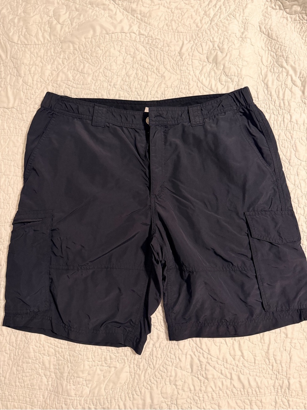 Columbia Men's Black Cargo Shorts